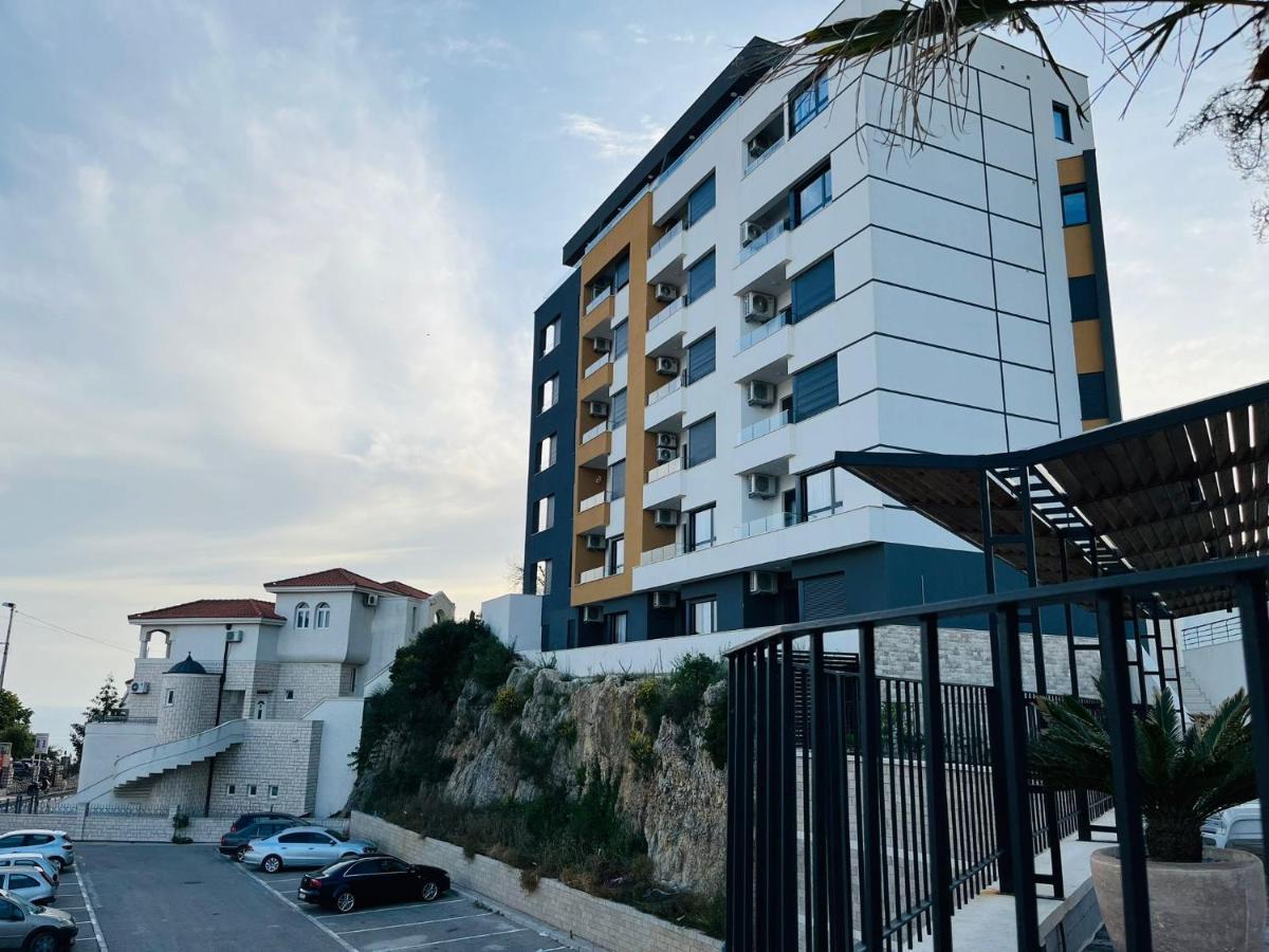Art'S Apartment Mit Pool Ulcinj Pinjes エクステリア 写真