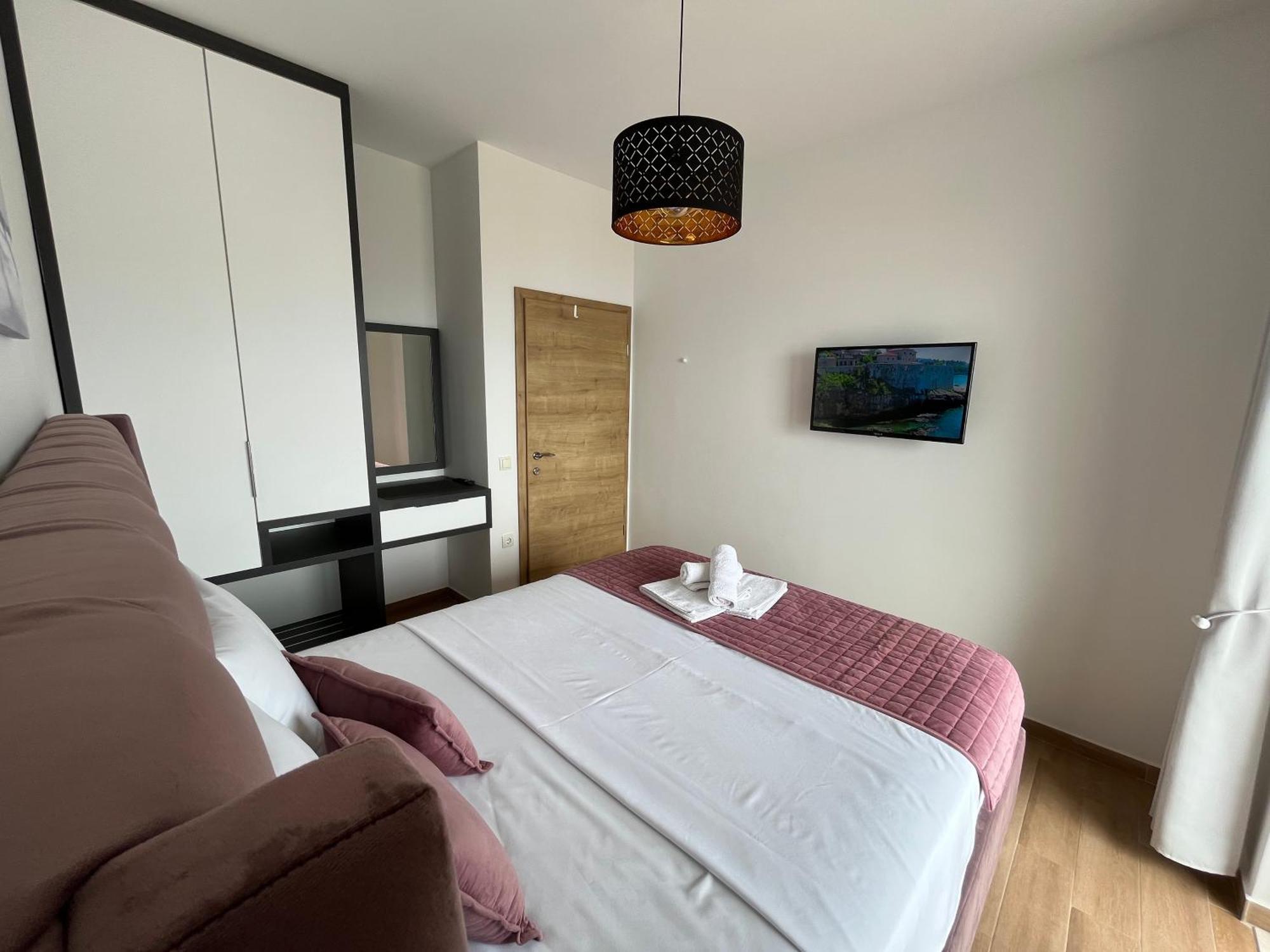 Art'S Apartment Mit Pool Ulcinj Pinjes エクステリア 写真