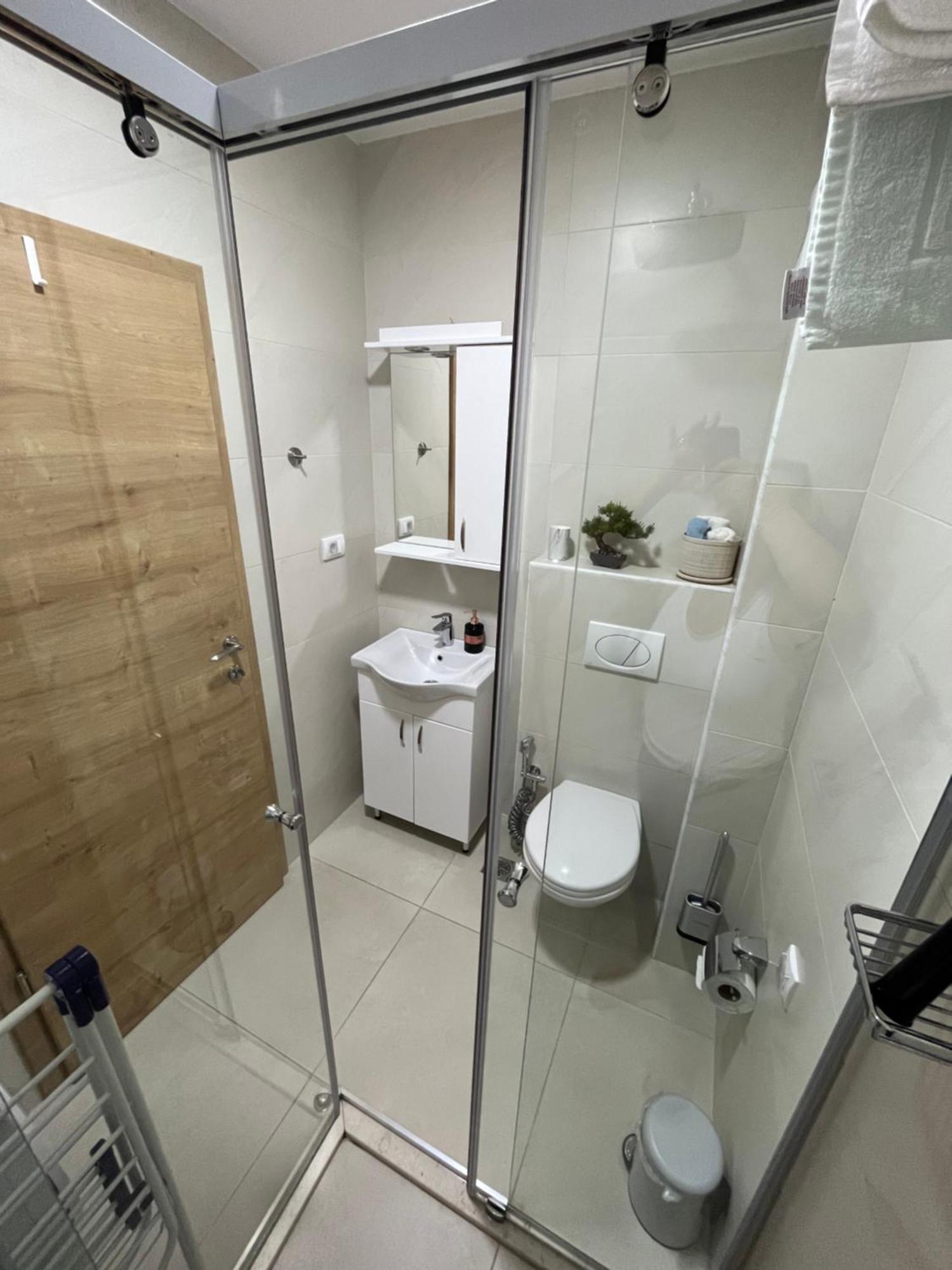 Art'S Apartment Mit Pool Ulcinj Pinjes エクステリア 写真